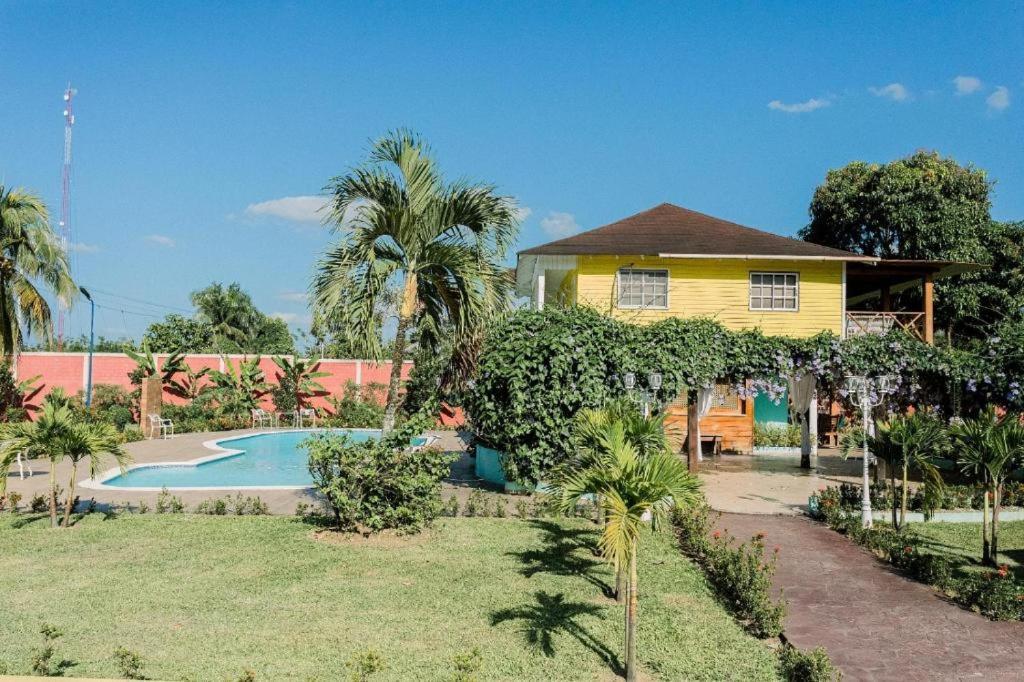 Guacamayos Hotel Bonao Екстериор снимка