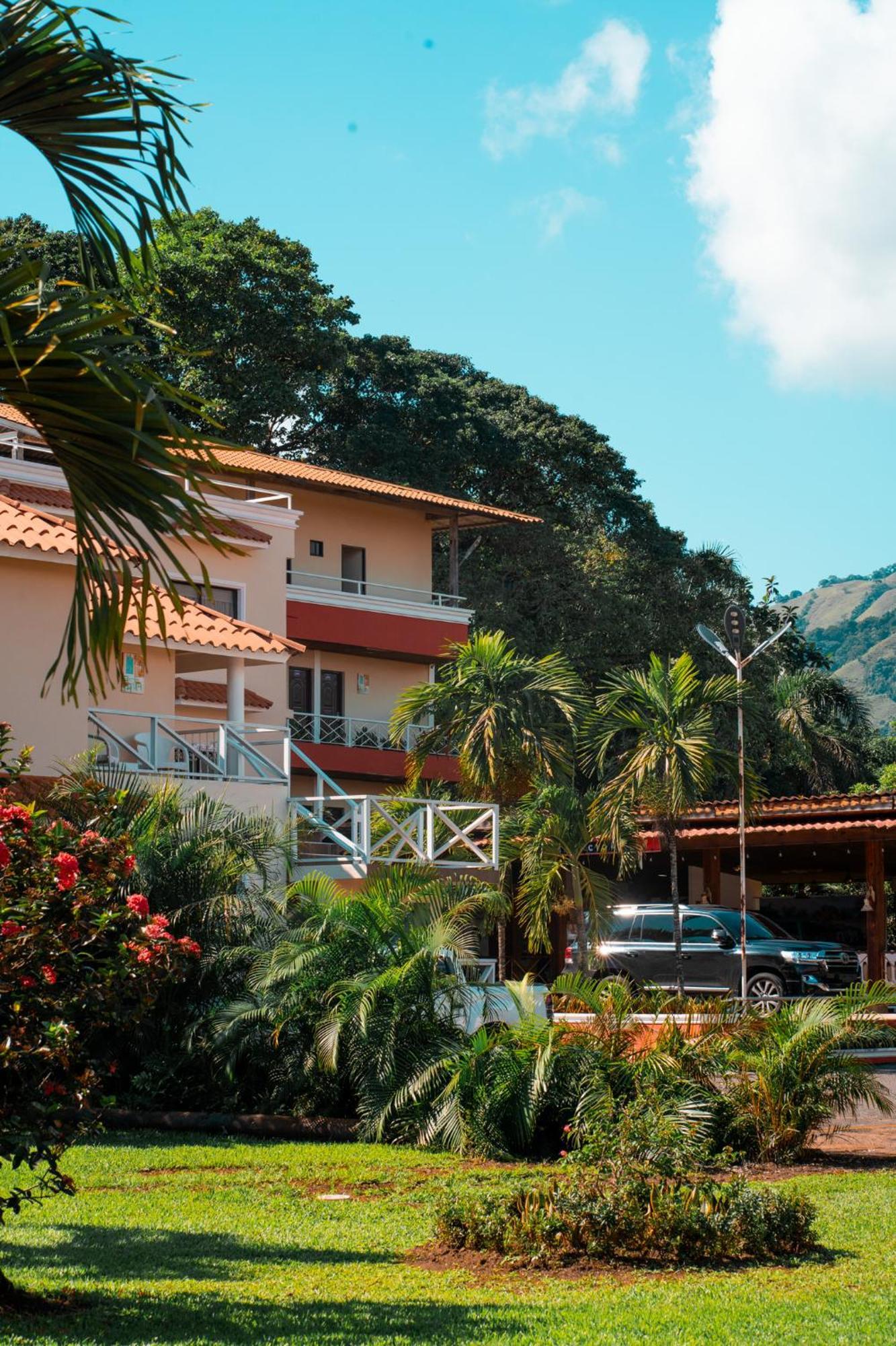 Guacamayos Hotel Bonao Екстериор снимка