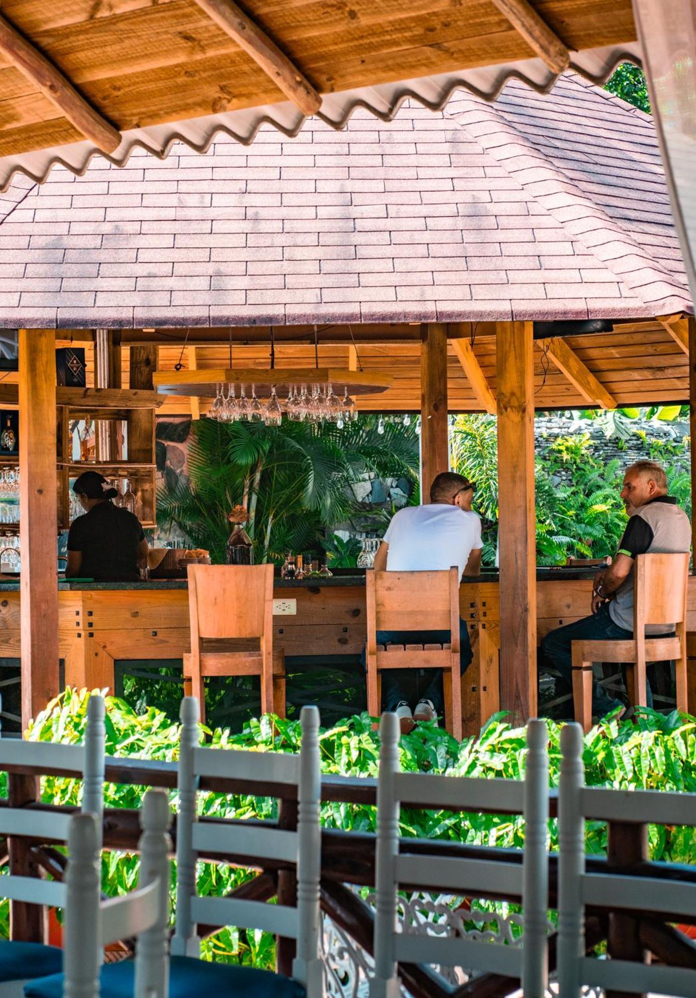 Guacamayos Hotel Bonao Екстериор снимка